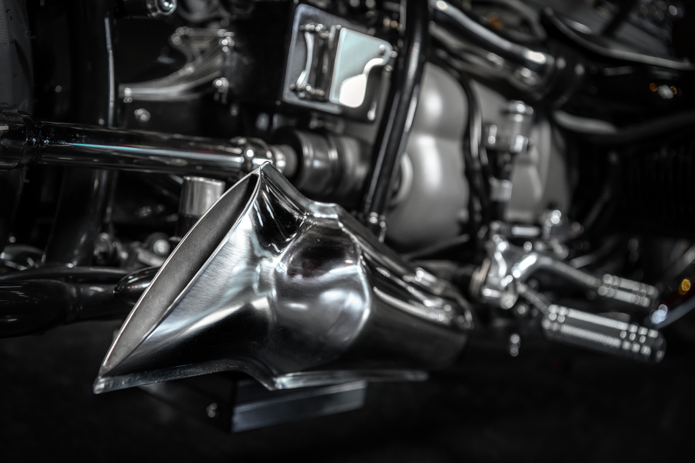 New BMW Motorrad R18 Magnifica Chopper Is A Piece Of Art