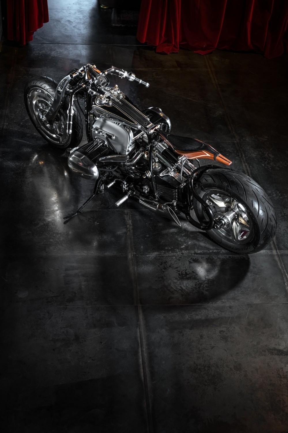 New BMW Motorrad R18 Magnifica Chopper Is A Piece Of Art
