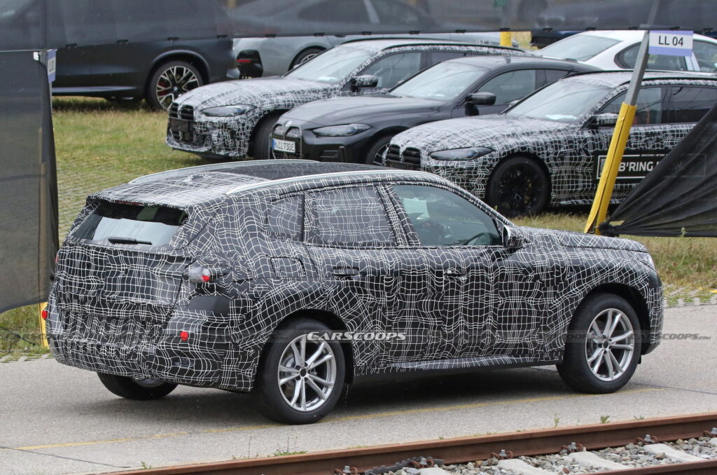 Next-Gen 2025 BMW X3 Spied For The First Time Looking Like A Larger X1 |  Carscoops