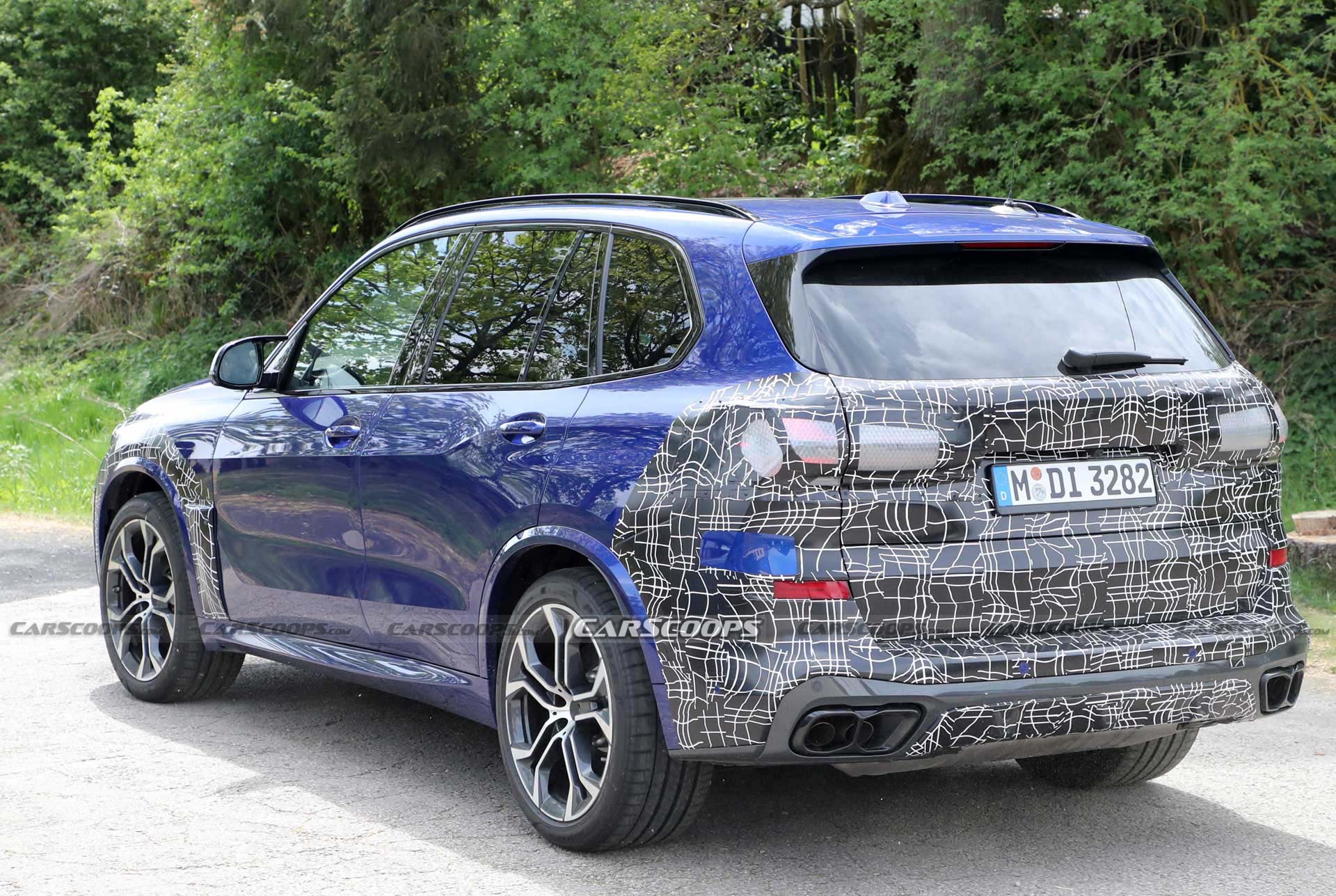 Facelifted 2024 BMW X5 M60i Won’t Get Big Brother X5 M’s Sportier Grille