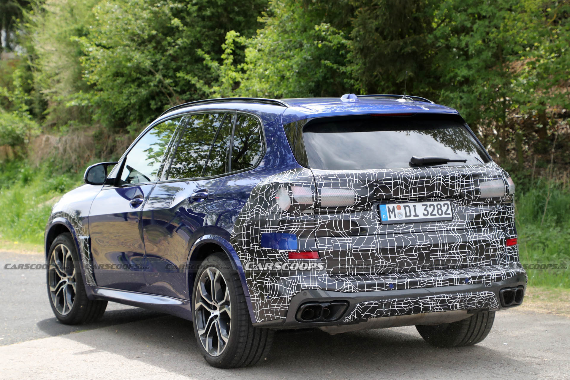 Facelifted 2024 BMW X5 M60i Won’t Get Big Brother X5 M’s Sportier Grille