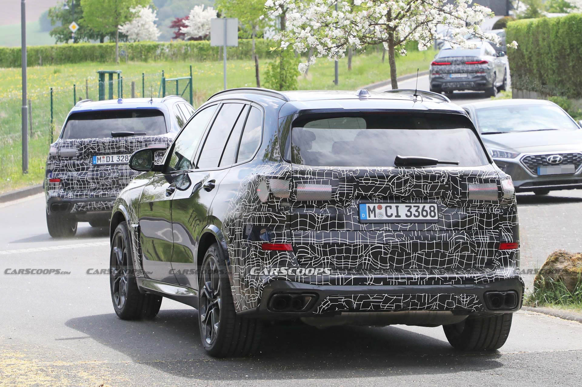 Facelifted 2024 BMW X5 M60i Won’t Get Big Brother X5 M’s Sportier Grille