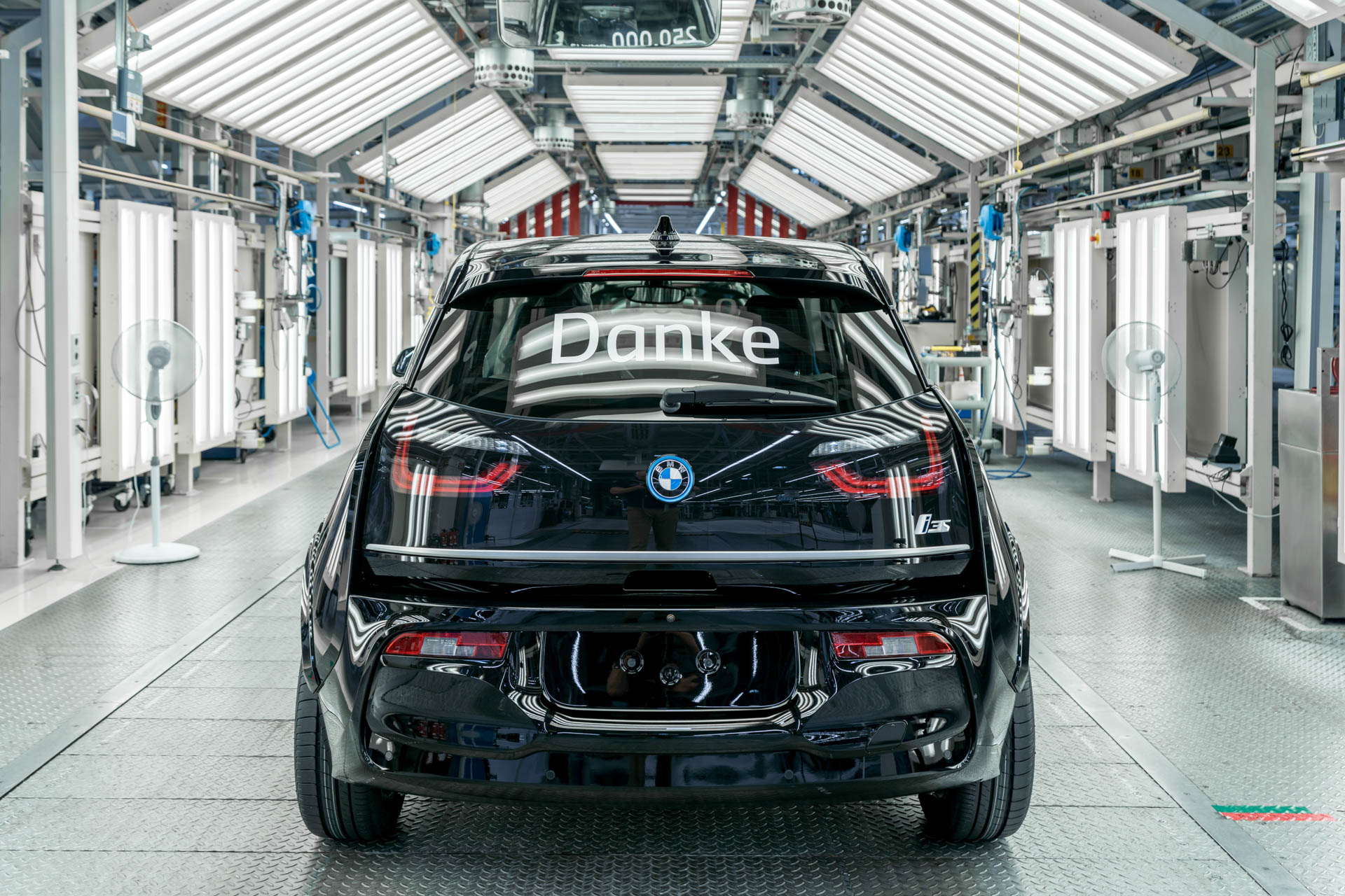 BMW i3 Bows Out With 10 Special Home Run Editions