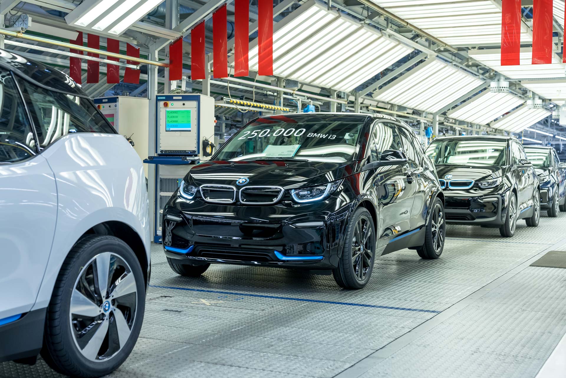 BMW i3 Bows Out With 10 Special Home Run Editions