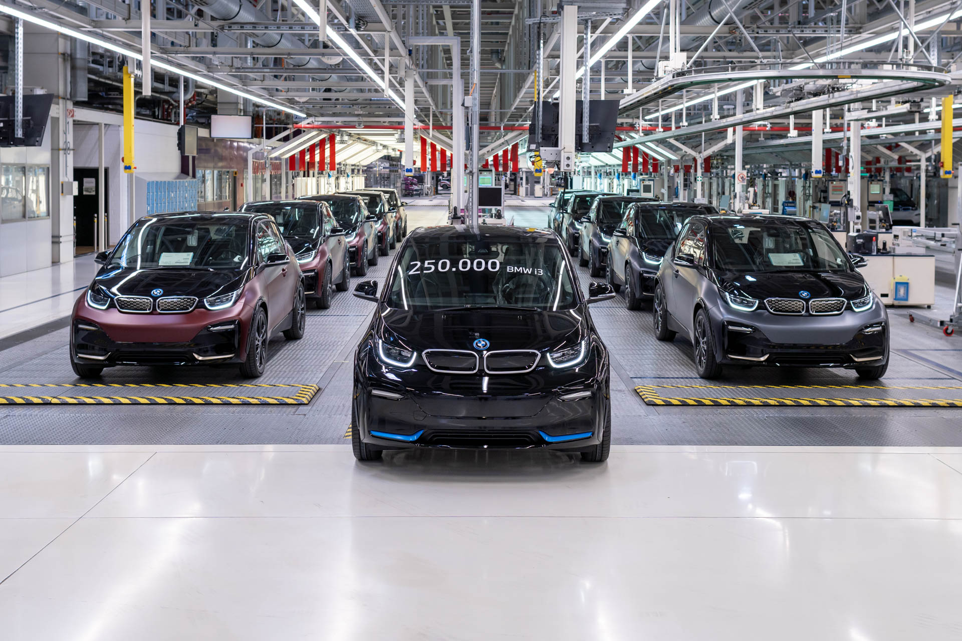 BMW i3 Bows Out With 10 Special Home Run Editions