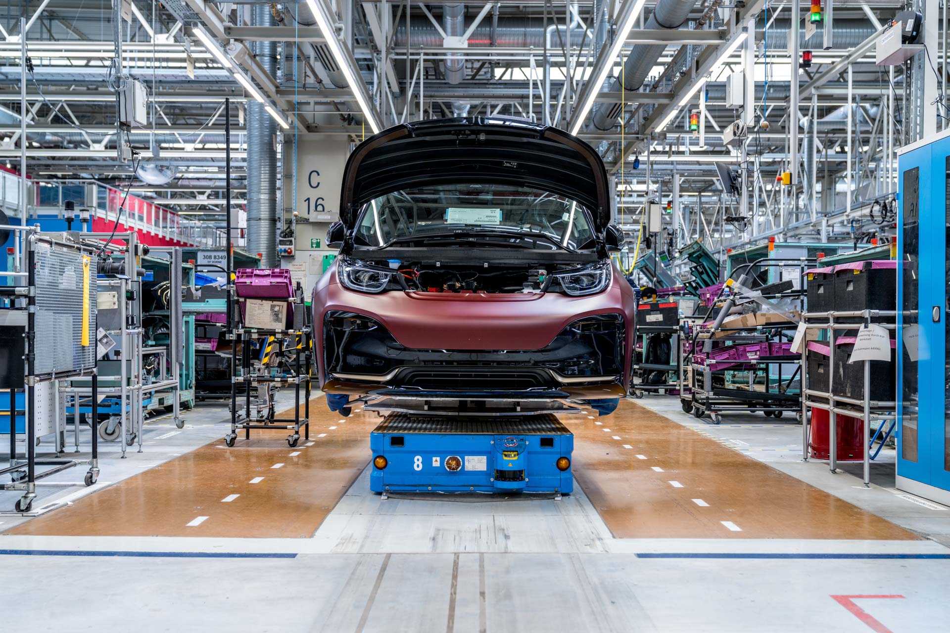 BMW i3 Bows Out With 10 Special Home Run Editions