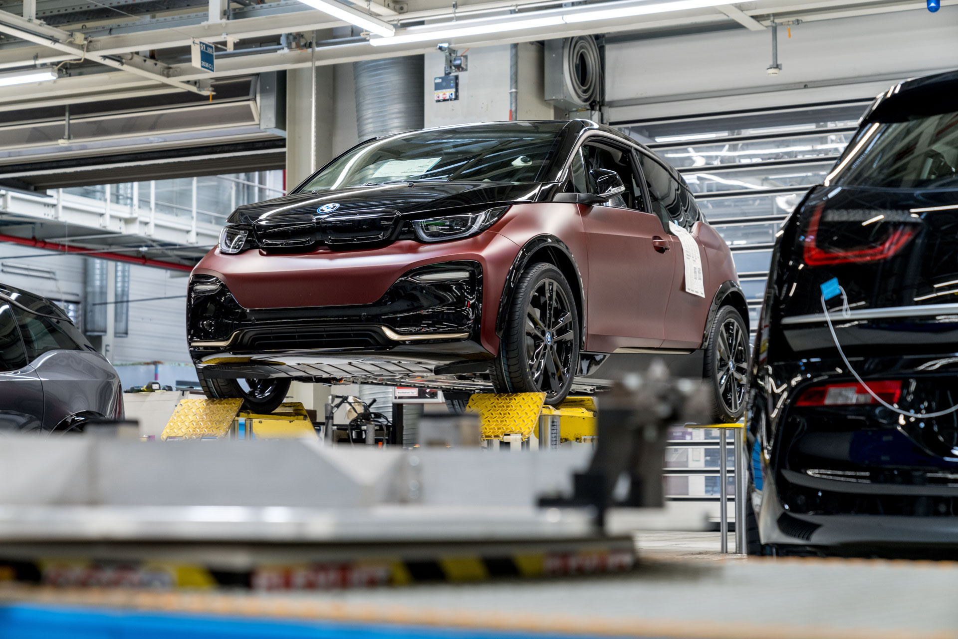 BMW i3 Bows Out With 10 Special Home Run Editions