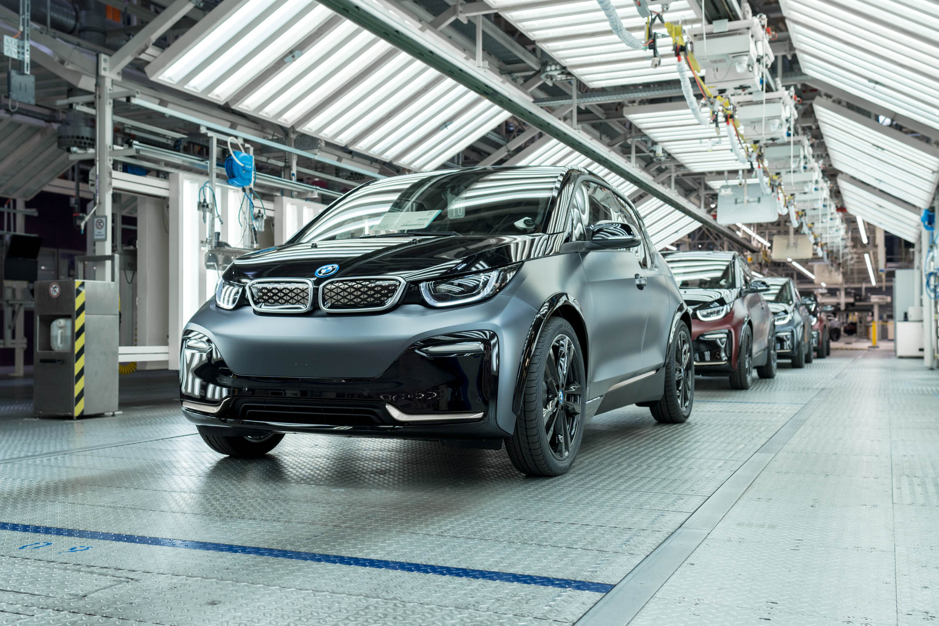 BMW i3 Bows Out With 10 Special Home Run Editions