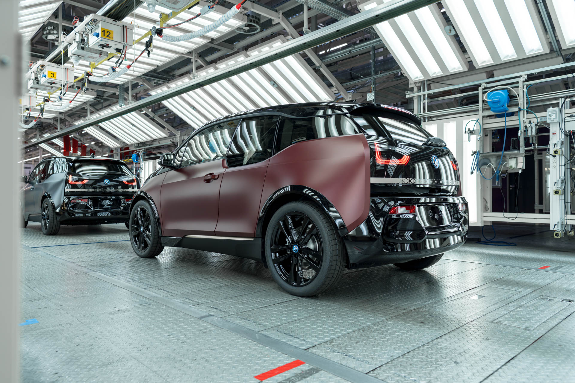 BMW i3 Bows Out With 10 Special Home Run Editions