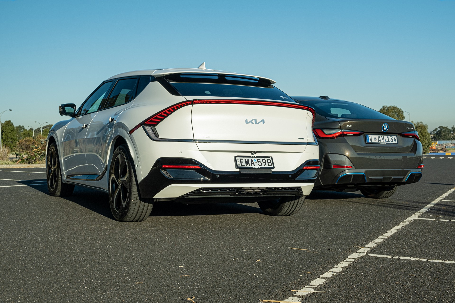 We Test The 2022 BMW i4 eDrive40 And Kia EV6 GT-Line AWD, Which Is Better?