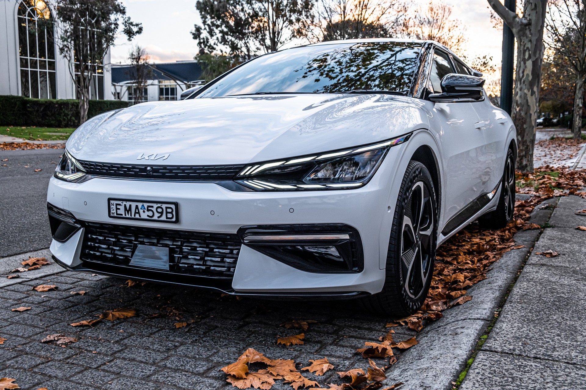 We Test The 2022 BMW i4 eDrive40 And Kia EV6 GT-Line AWD, Which Is Better?