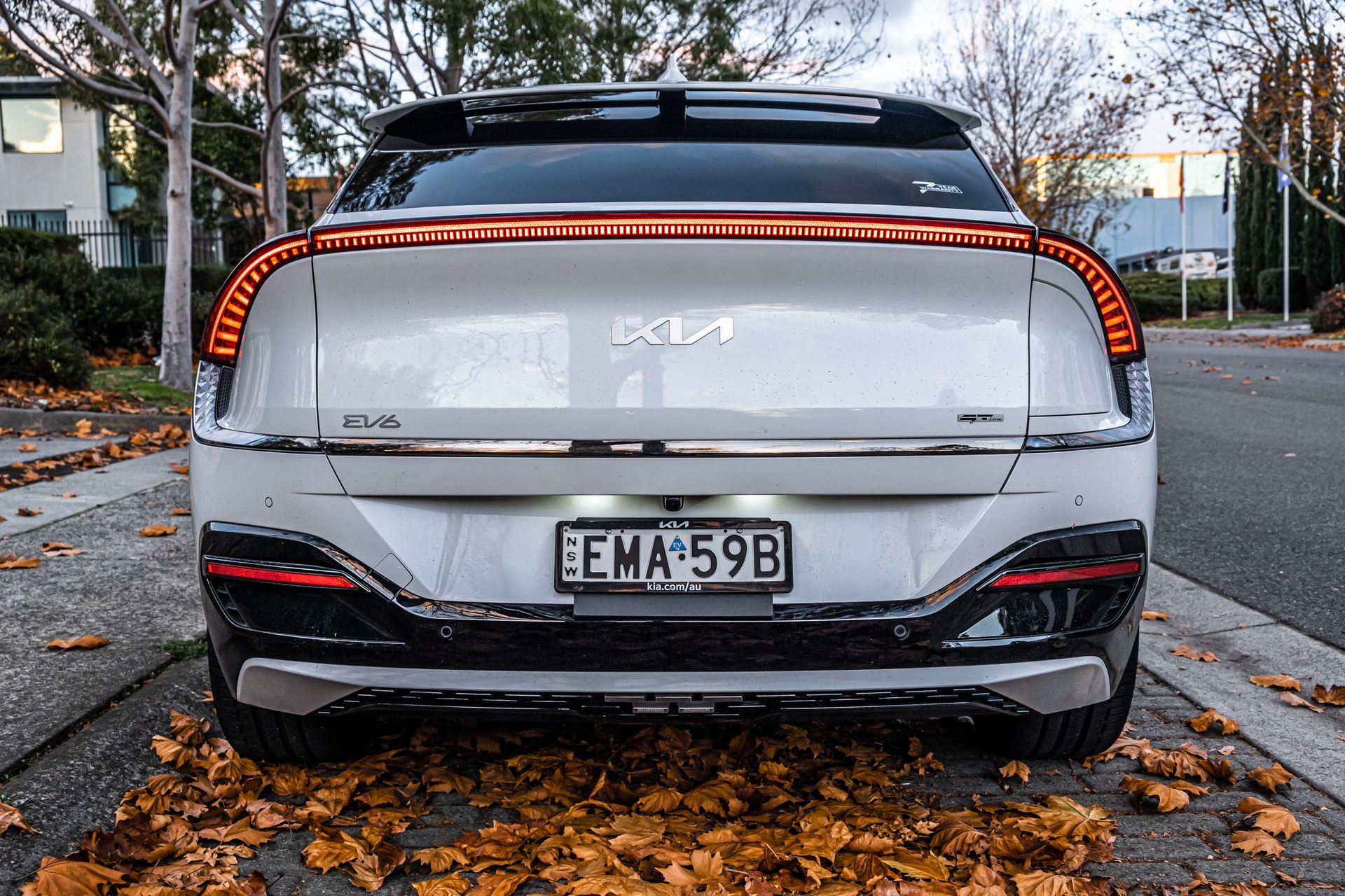 We Test The 2022 BMW i4 eDrive40 And Kia EV6 GT-Line AWD, Which Is Better?