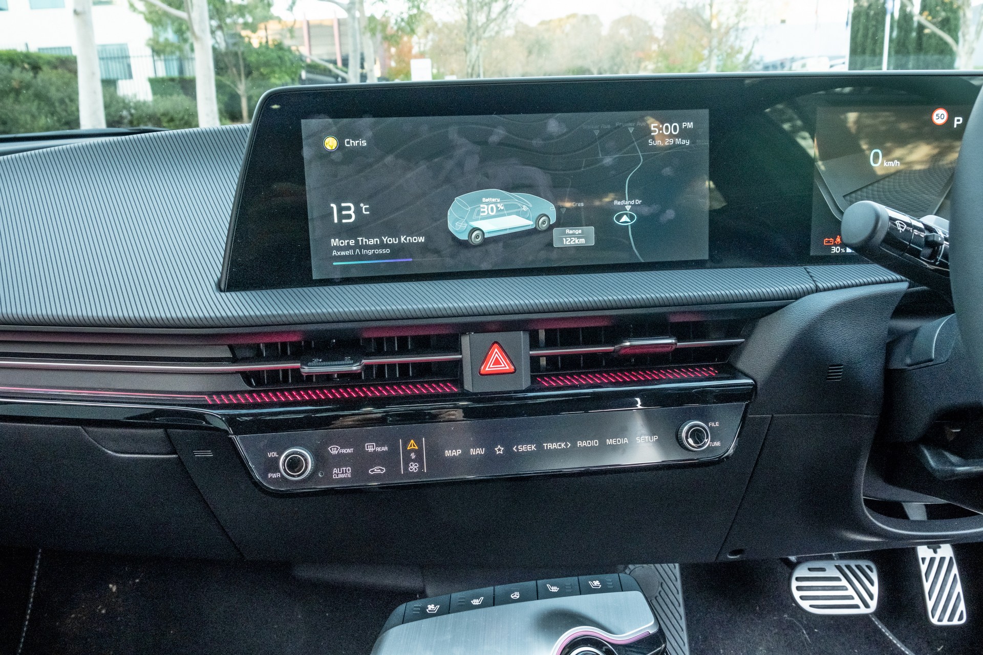 We Test The 2022 BMW i4 eDrive40 And Kia EV6 GT-Line AWD, Which Is Better?