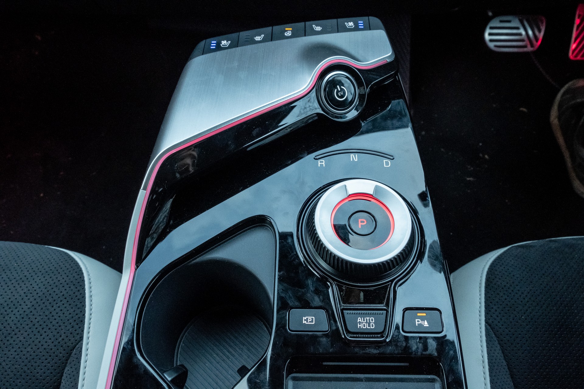 We Test The 2022 BMW i4 eDrive40 And Kia EV6 GT-Line AWD, Which Is Better?