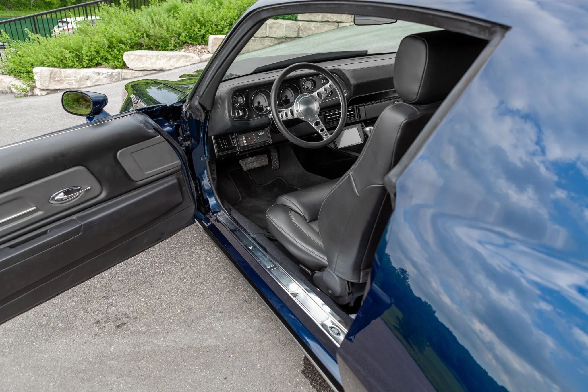 Twin-Turbo 1971 Chevy Camaro Restomod Shows What Modern Cars Are Missing