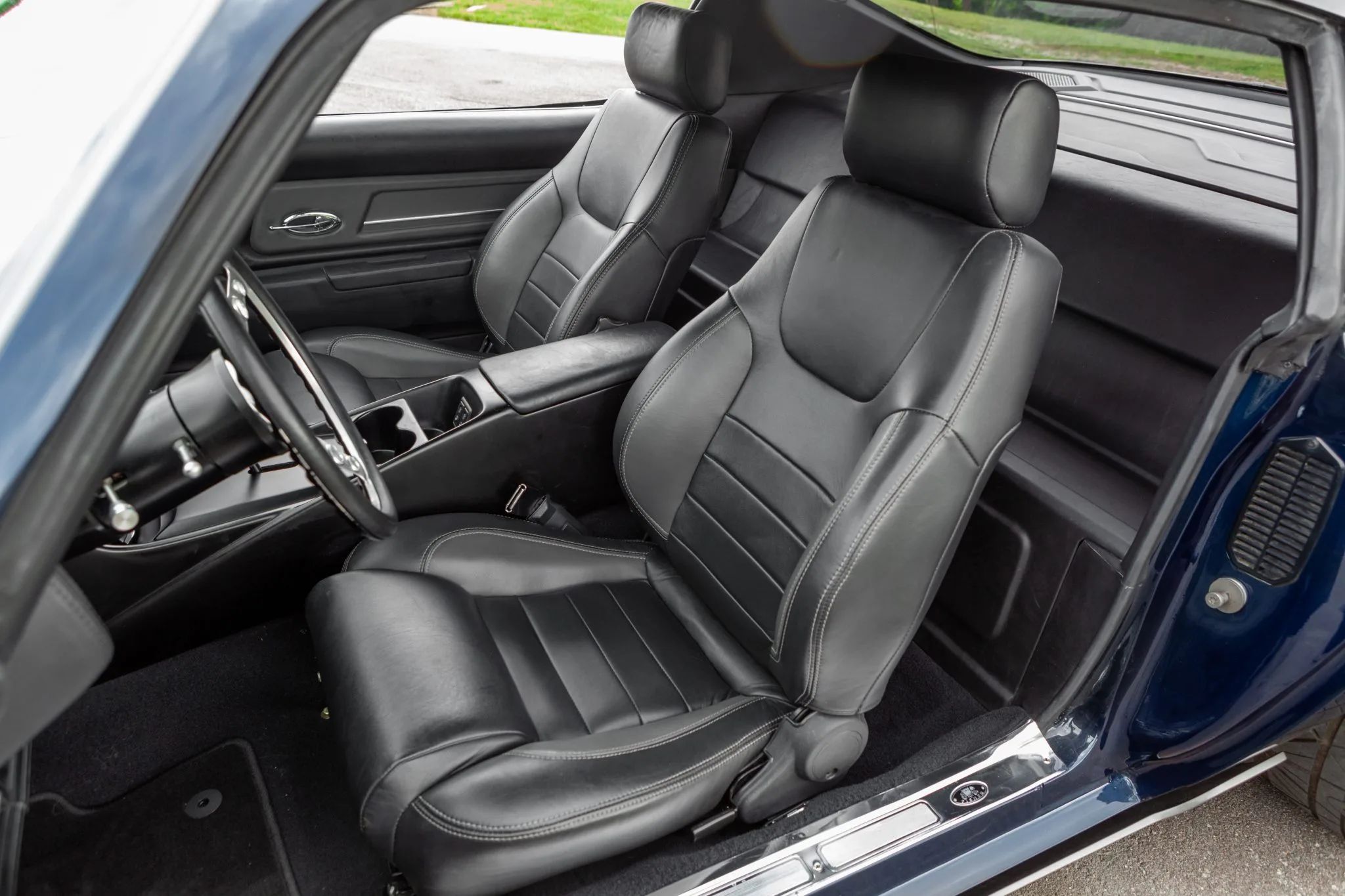 Twin-Turbo 1971 Chevy Camaro Restomod Shows What Modern Cars Are Missing