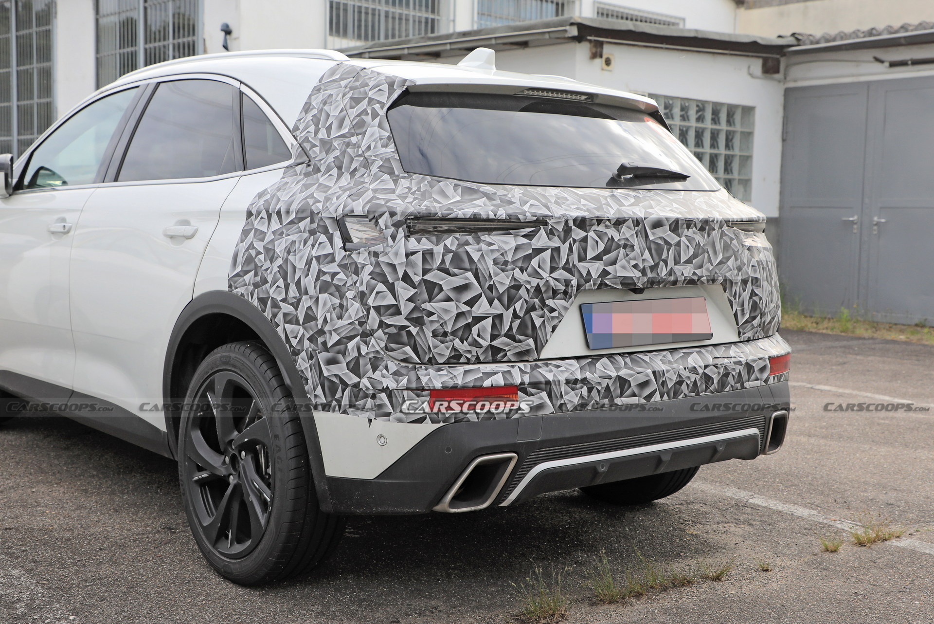 2023 DS 7 Crossback Facelift Spied Hiding Subtle Design Tweaks For More Modern Looks