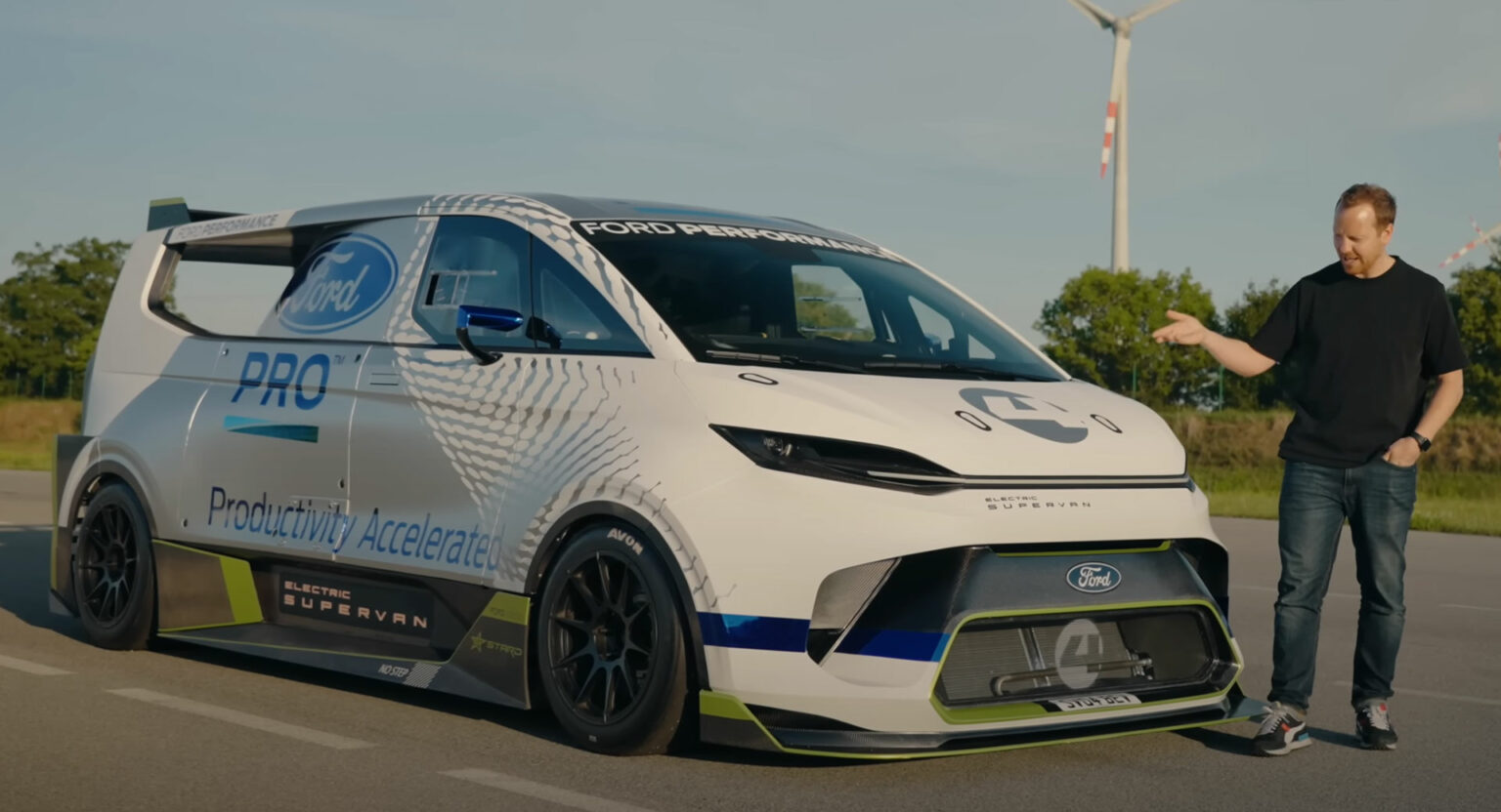 Ford super van