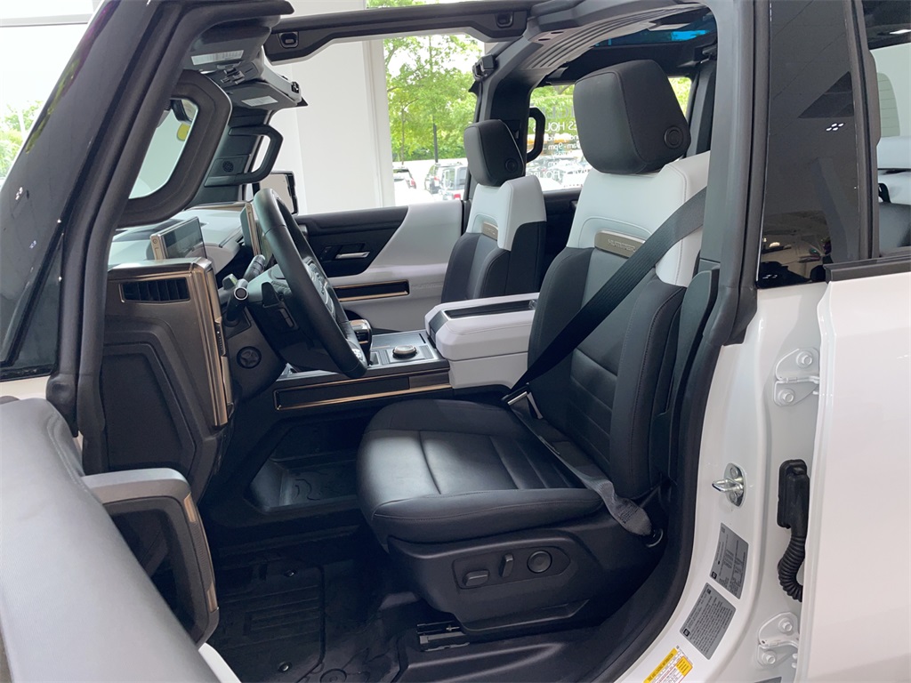 Dealer Is Asking $249k For This 419-Mile GMC Hummer EV Edition 1