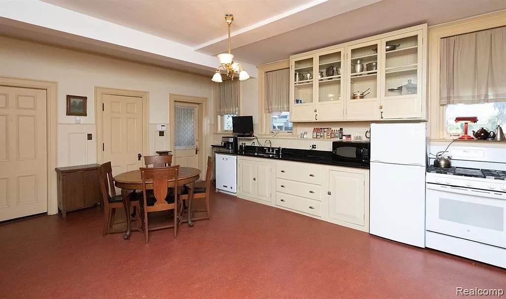 Henry Ford’s Home In Detroit Is Up For Sale For The First Time In Decades