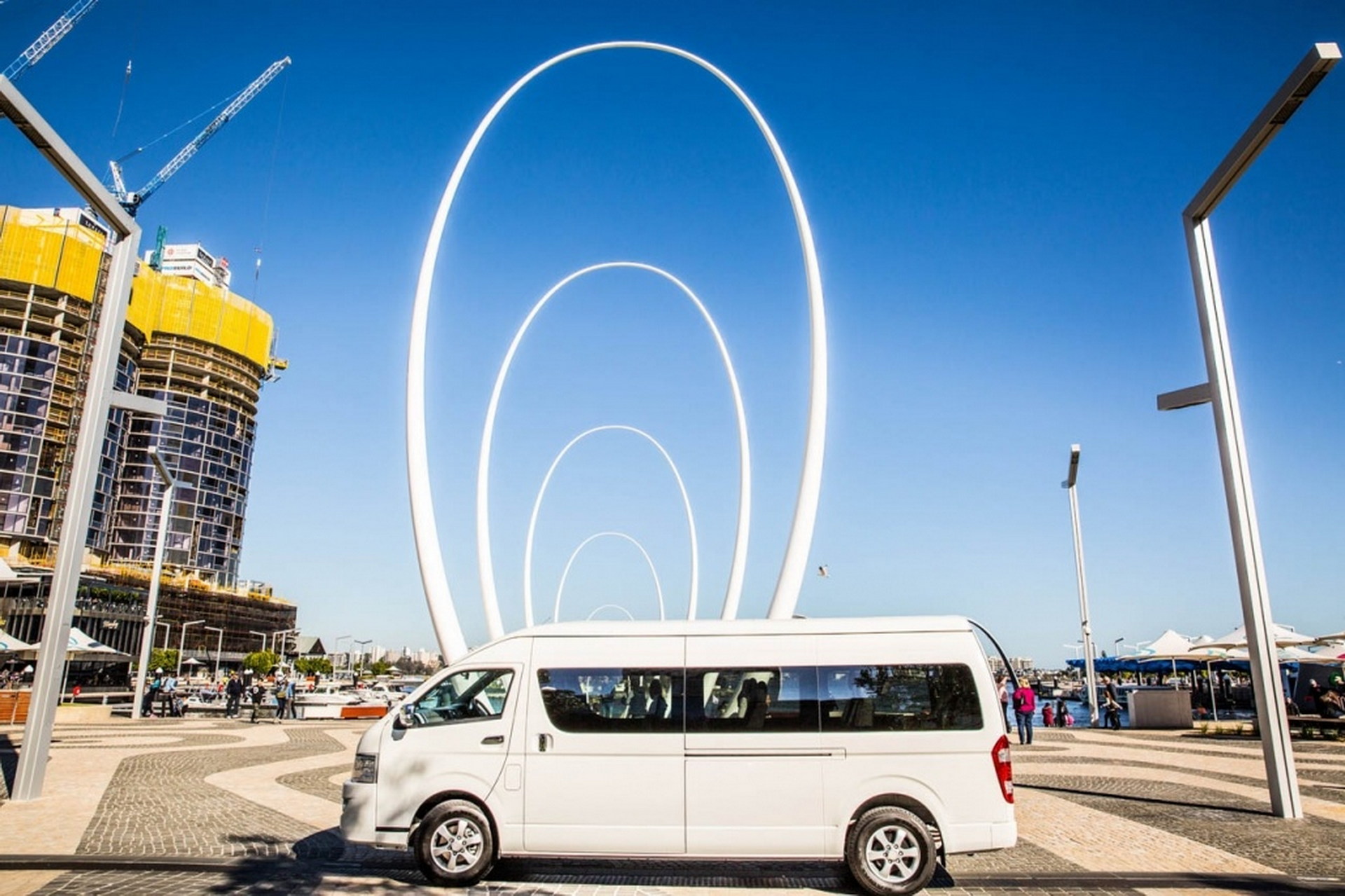 Joylong E6 Is A Previous-Gen Toyota HiAce Rip-Off With An Electric Twist