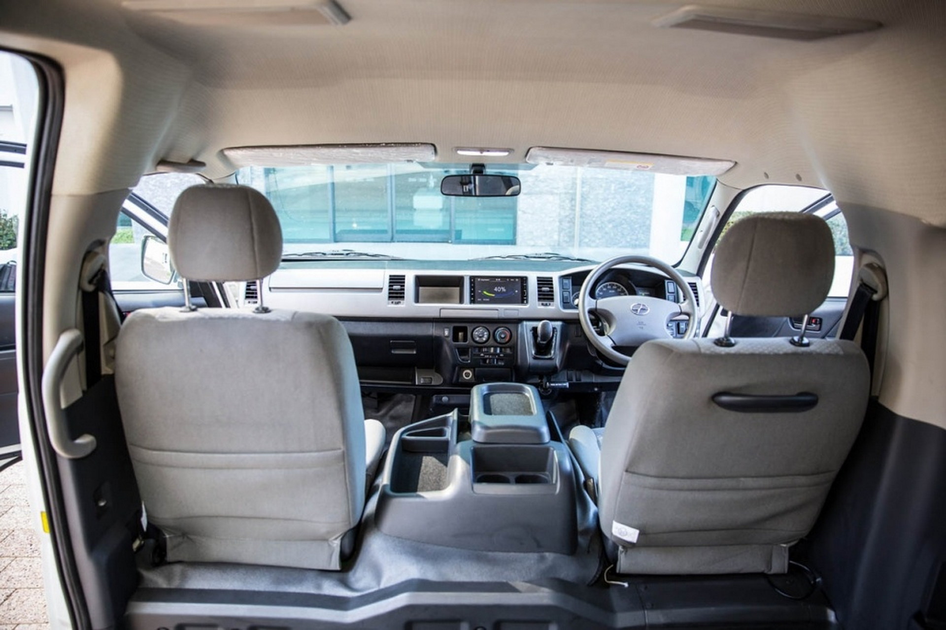 Joylong E6 Is A Previous-Gen Toyota HiAce Rip-Off With An Electric Twist