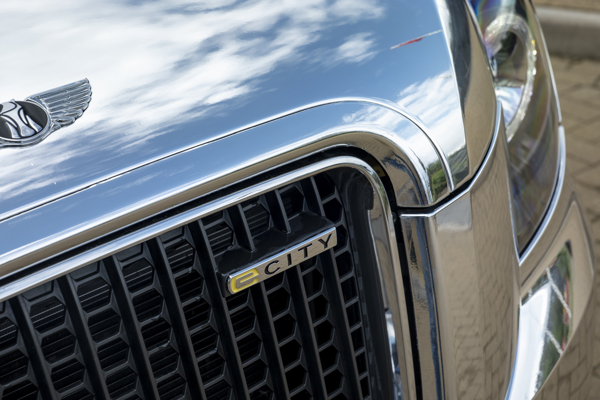 Bespoke LEVC TX Taxis For The Queen’s Platinum Jubilee Could Make London A Shinier Place