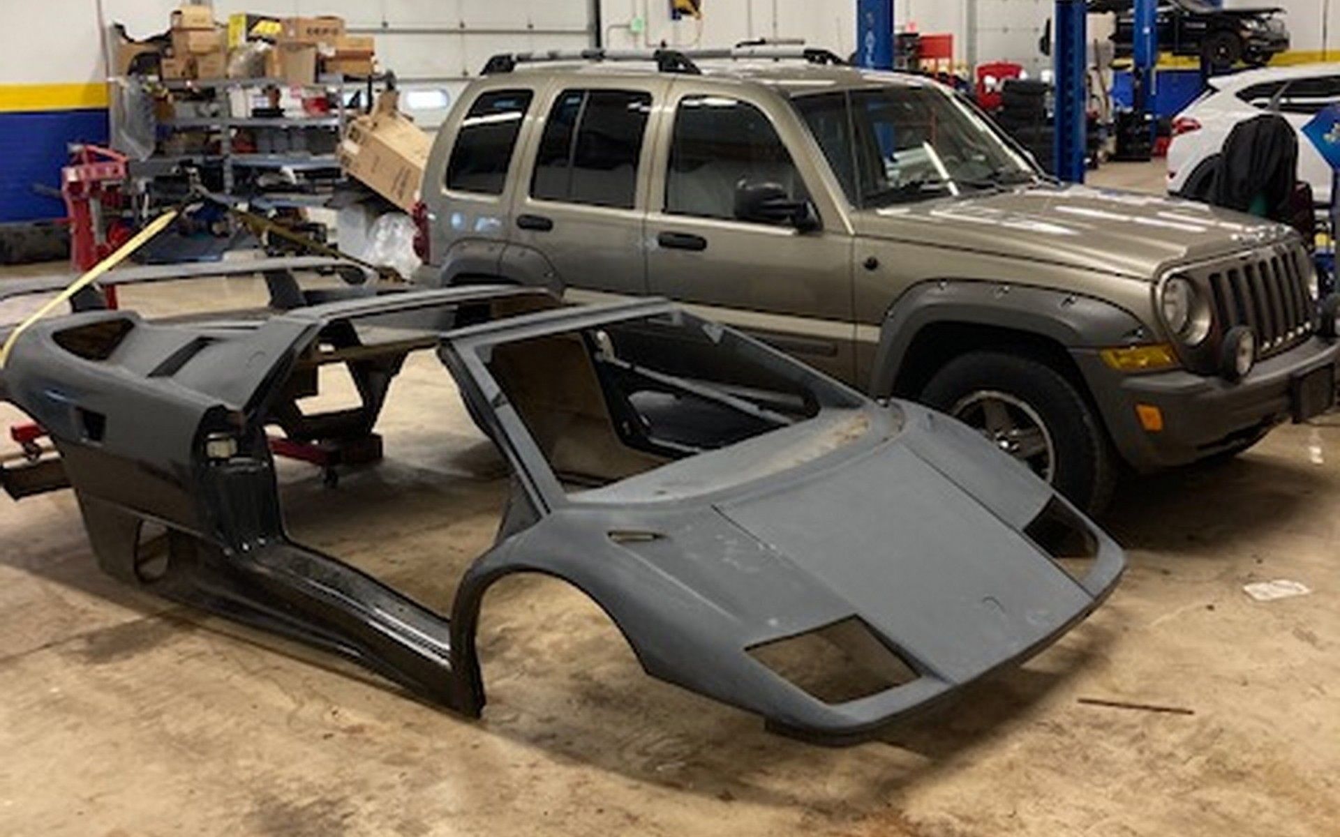 “Jeeporghini” Lamborghini Diablo Replica On A Jeep Chassis Will Put The Huracan Sterrato To Shame
