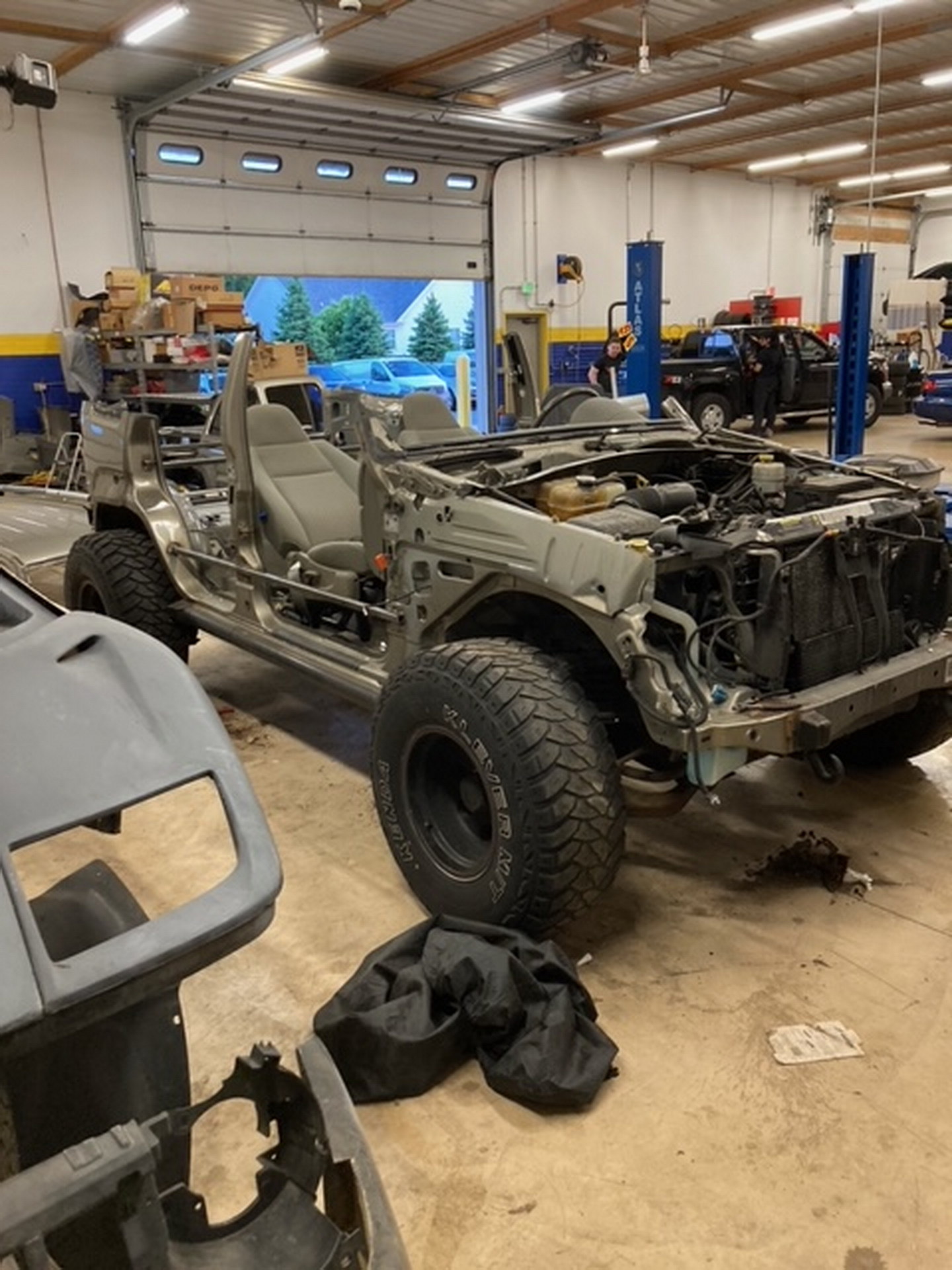 “Jeeporghini” Lamborghini Diablo Replica On A Jeep Chassis Will Put The Huracan Sterrato To Shame