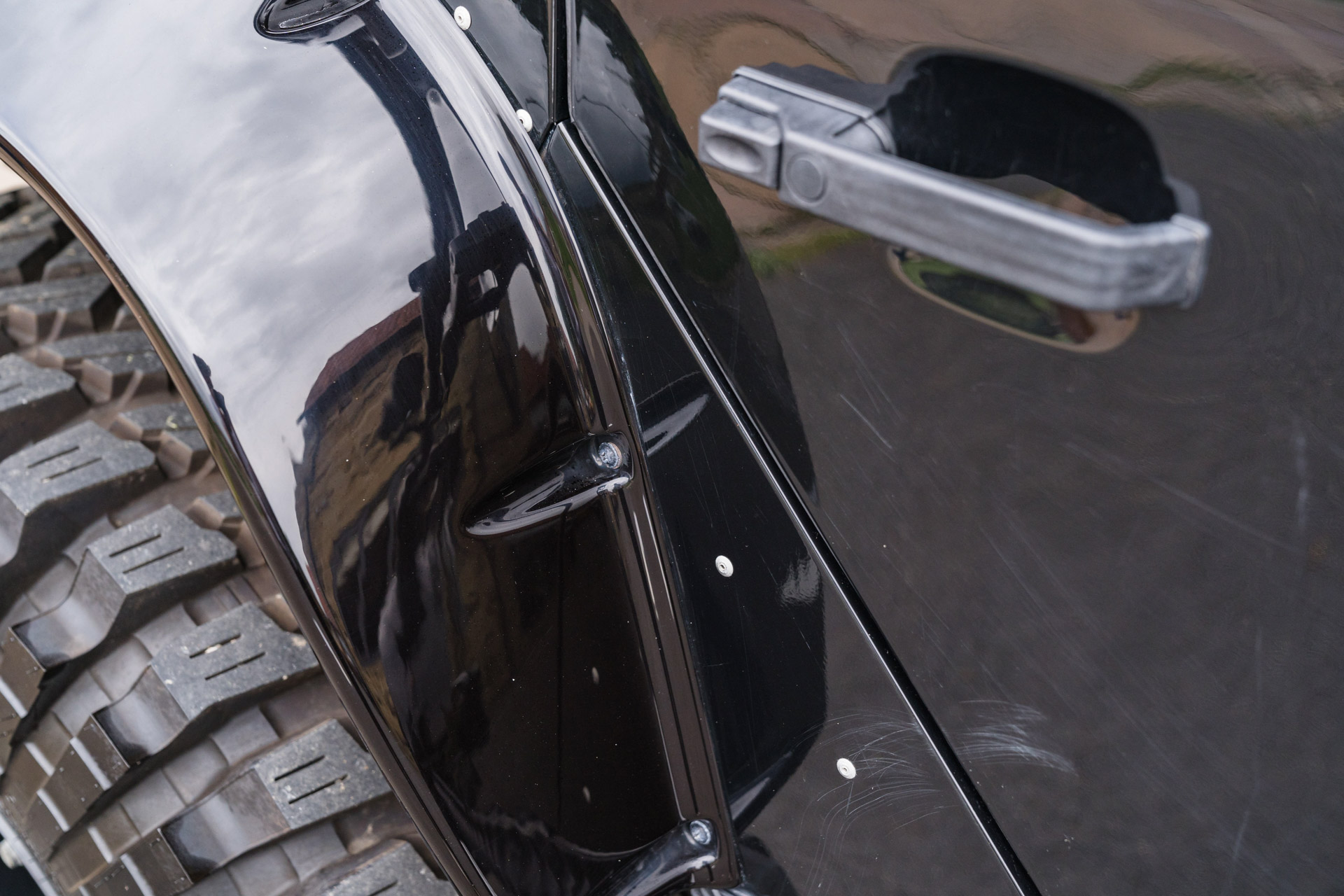 One Of 10 “Spectre” Defenders Built For The 007 Movie Is Up For Sale