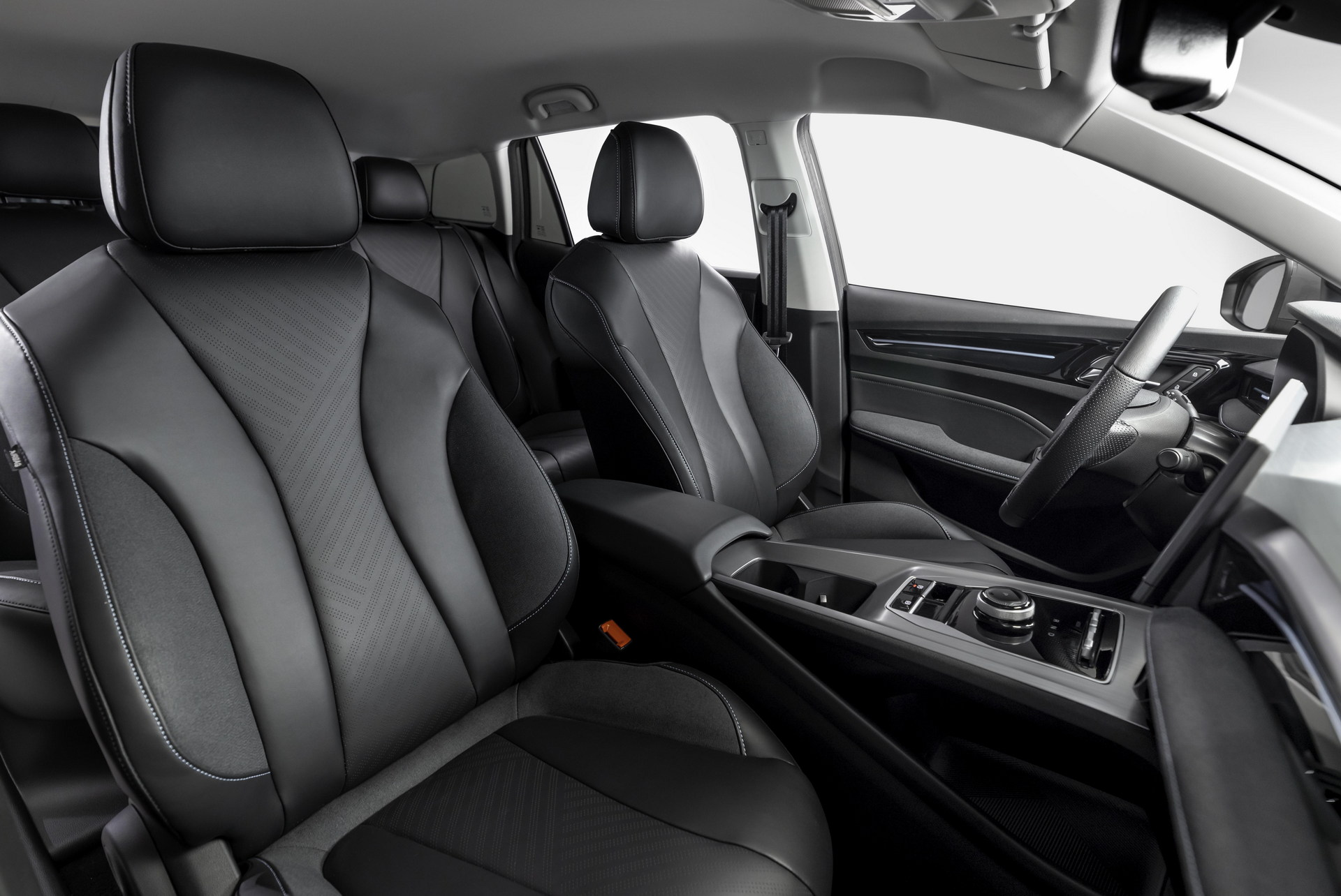 MG5 EV Estate Updated With A New Modern Face And Better Tech