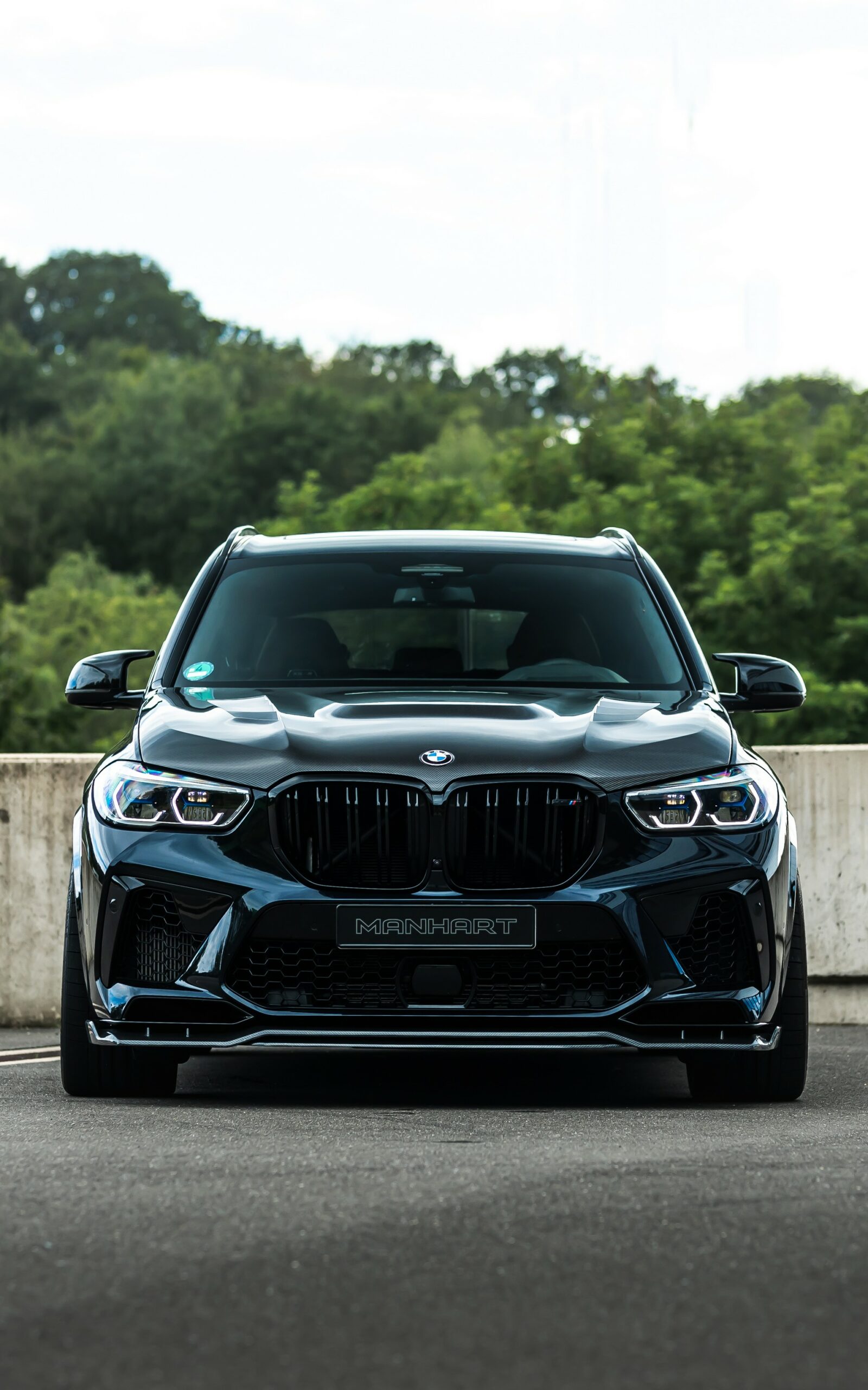 Manhart’s MHX5 700 Roars With 730 HP And Loads Of Carbon Fiber