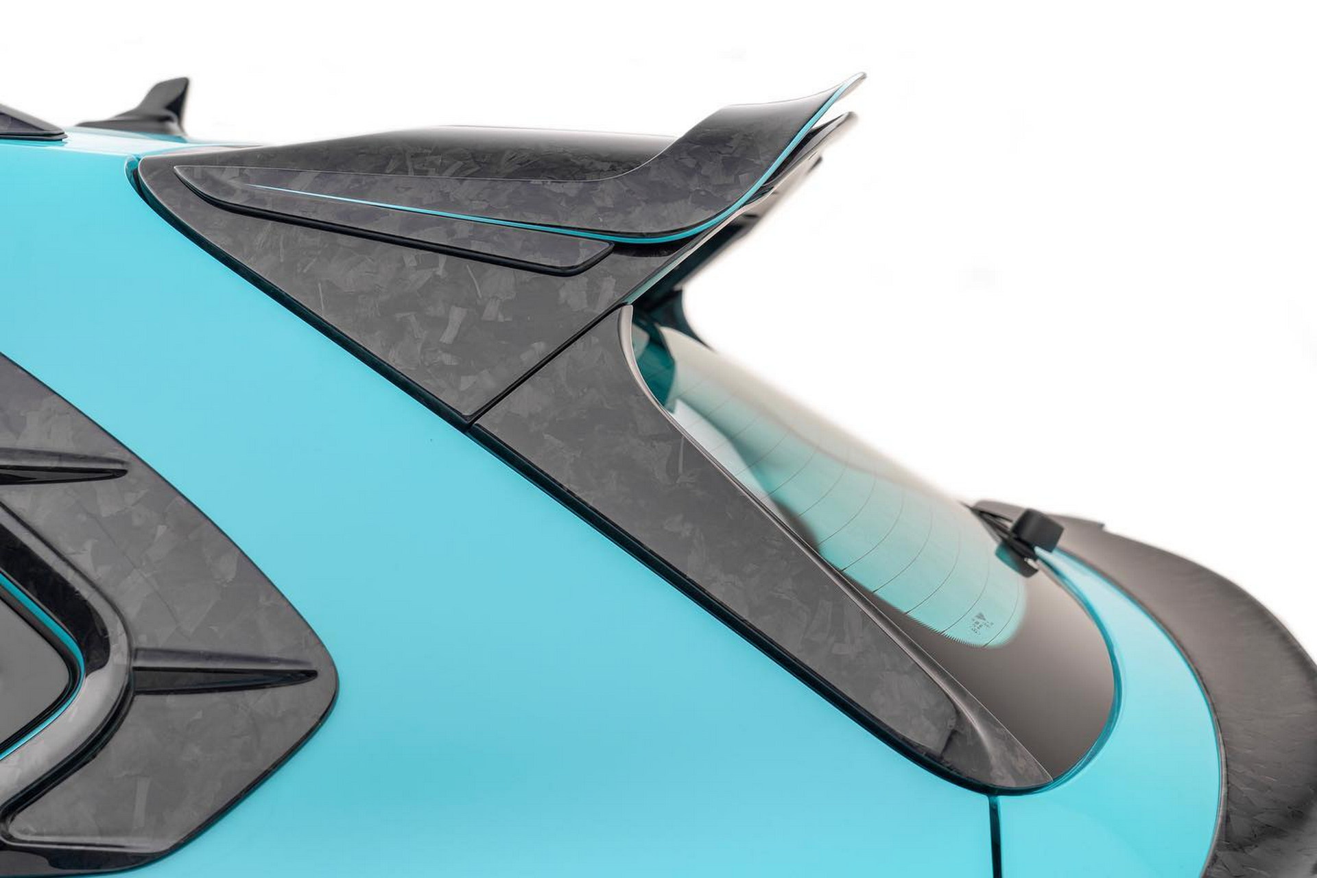 Mansory’s Bentley Bentayga Feroza Edition Has 888 HP And Eye-Searingly Bright Turquoise Paint