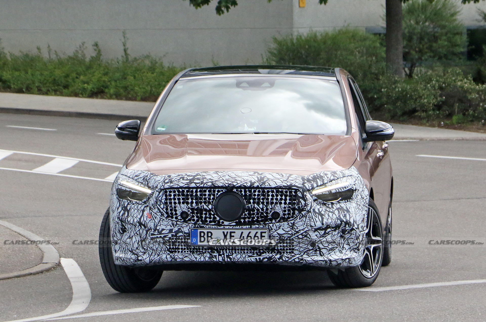 Mercedes B-Class Facelift Spied, Will Probably Be The Last Of Its Kind