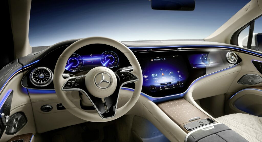  Mercedes-Benz S-Class And EQS Need New MBUX Software Over Reverse Camera Issue