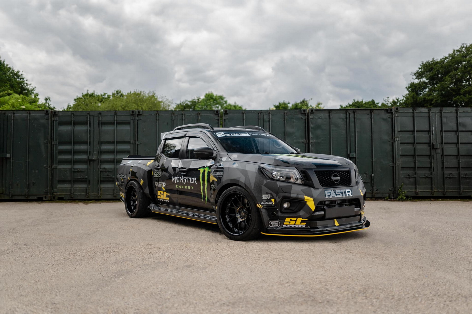 Wild Nissan Navara-R Comes With A Tuned GT-R Engine Producing 1,000 HP
