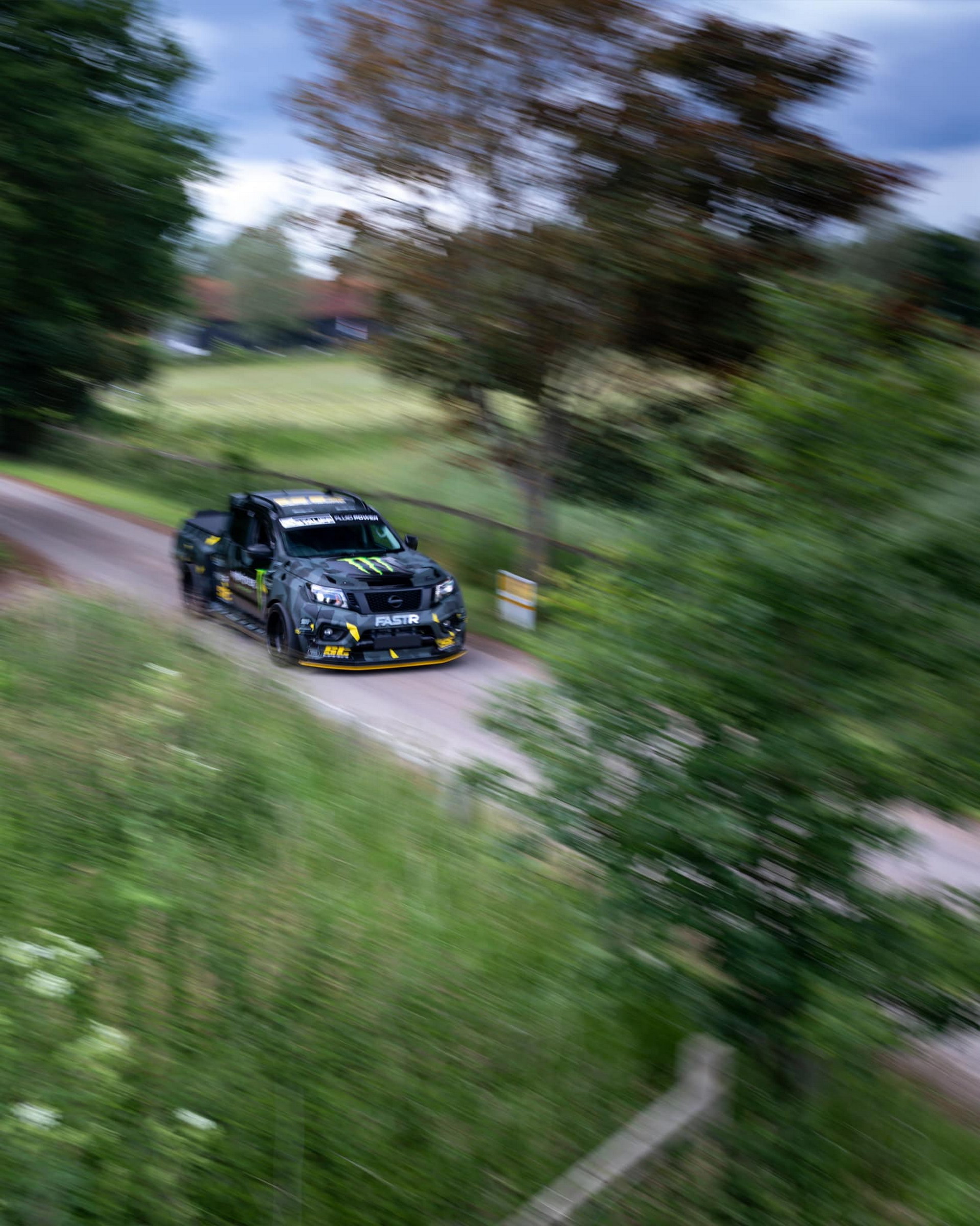 Wild Nissan Navara-R Comes With A Tuned GT-R Engine Producing 1,000 HP