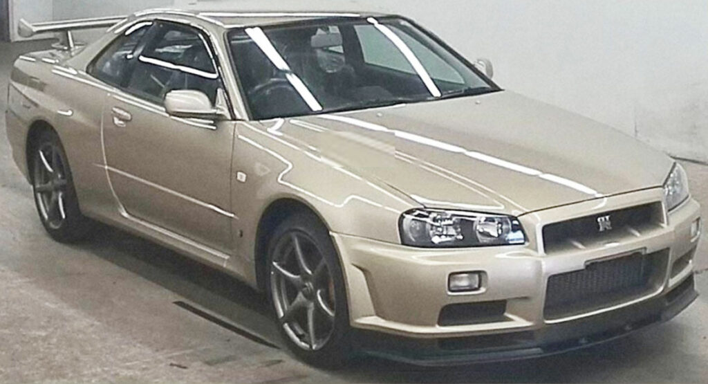  Is Anyone Going To Pay Over $450,000 For This 231-Mile Nissan Skyline R34 GT-R?