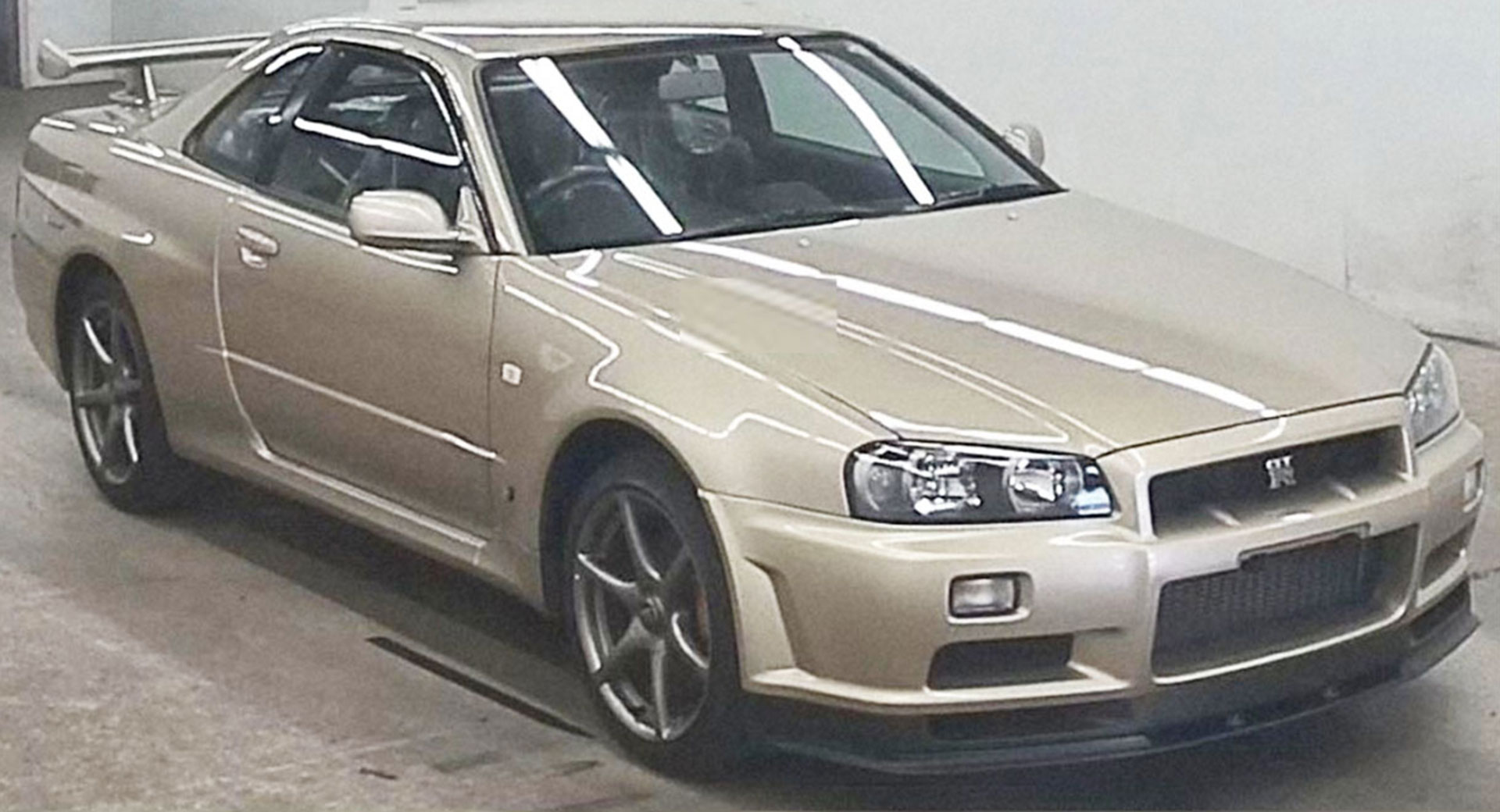 Is Anyone Going To Pay Over $450,000 For This 231-Mile Nissan Skyline R34  GT-R?