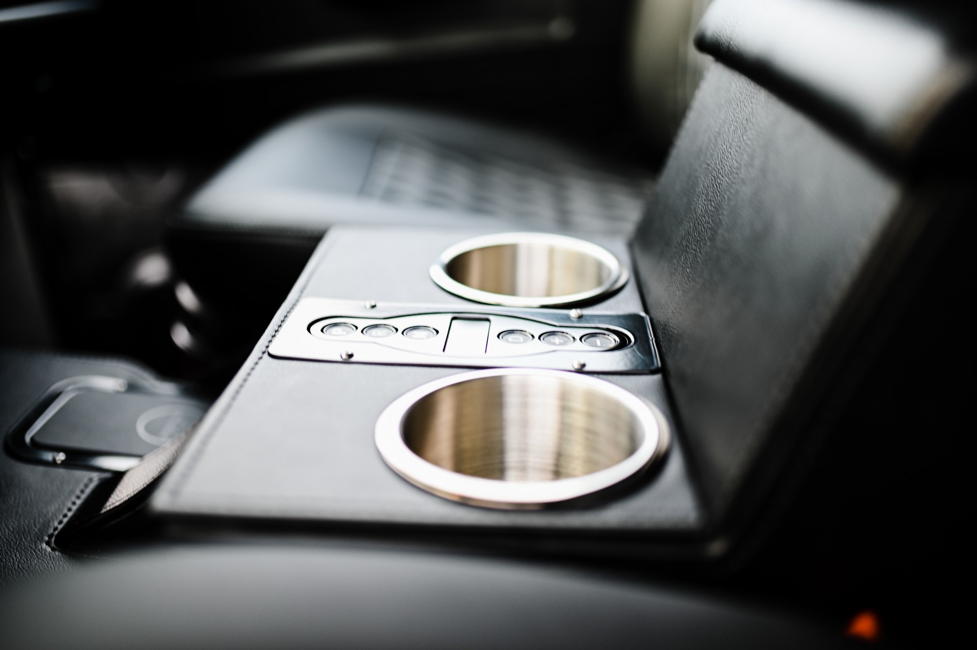 Osprey’s Latest Land Rover Defender 90 Is Ready To Tackle Any Terrain