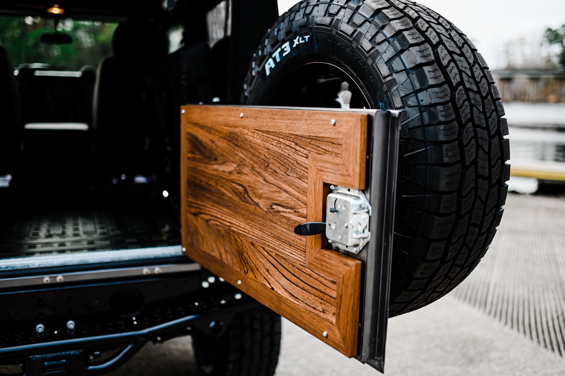 Osprey’s Latest Land Rover Defender 90 Is Ready To Tackle Any Terrain