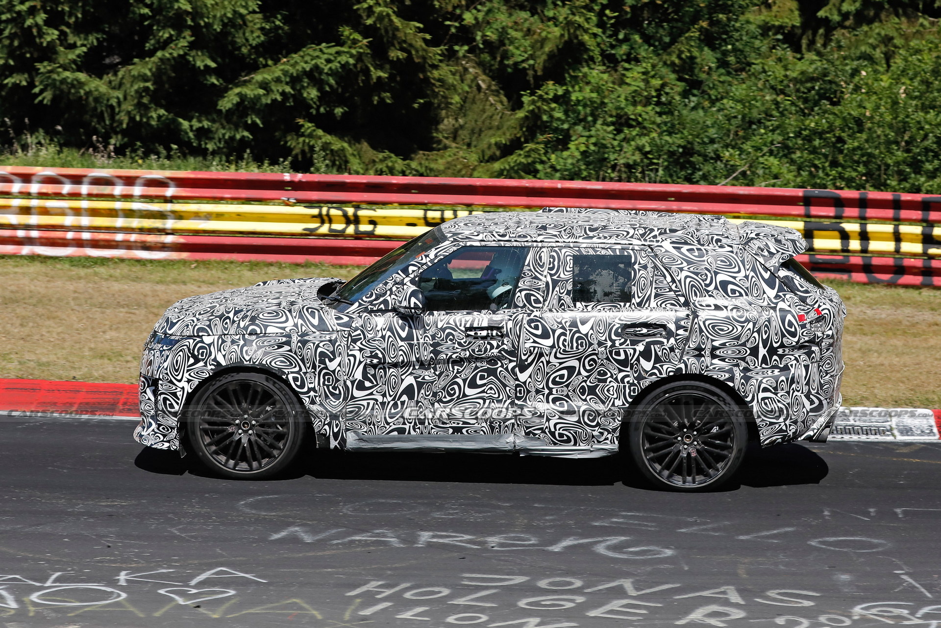 Range Rover Sport SVR Shows Off Angry-Looking Bodywork In Latest Spy Shots