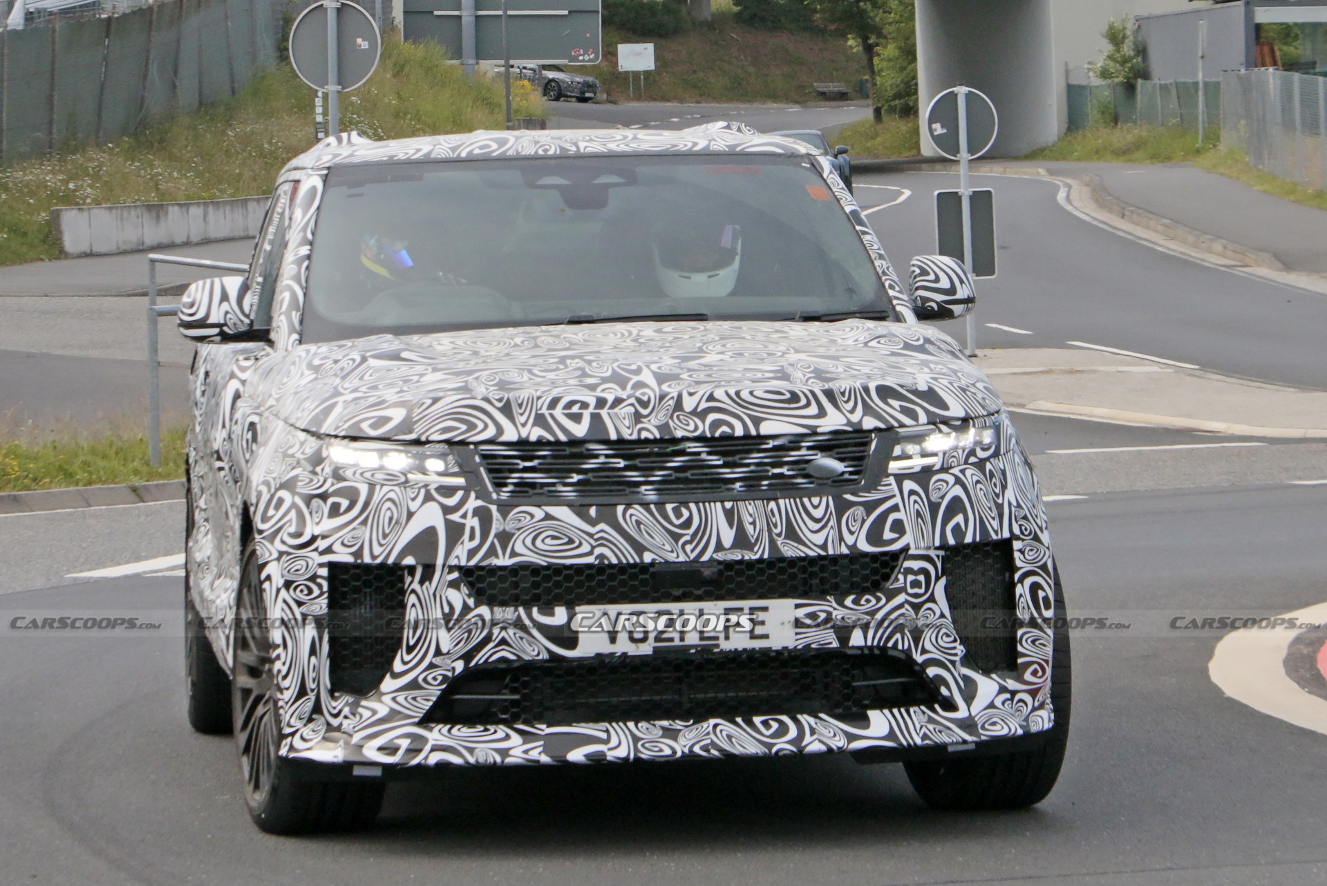Range Rover Sport SVR Shows Off Angry-Looking Bodywork In Latest Spy Shots