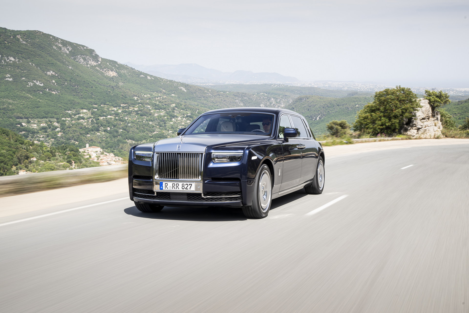 Rolls-Royce Shows Off Its New Phantom Series II Including Bespoke “Great British”