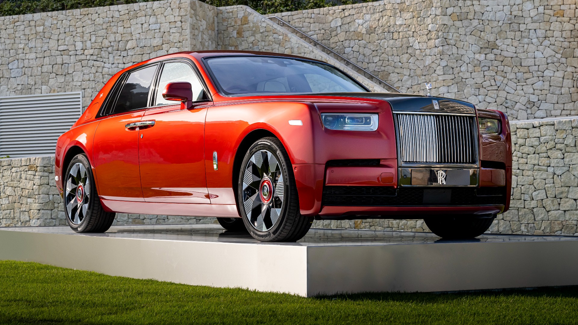 2023 Rolls-Royce Phantom Series II: The Pinnacle of Bespoke Luxury