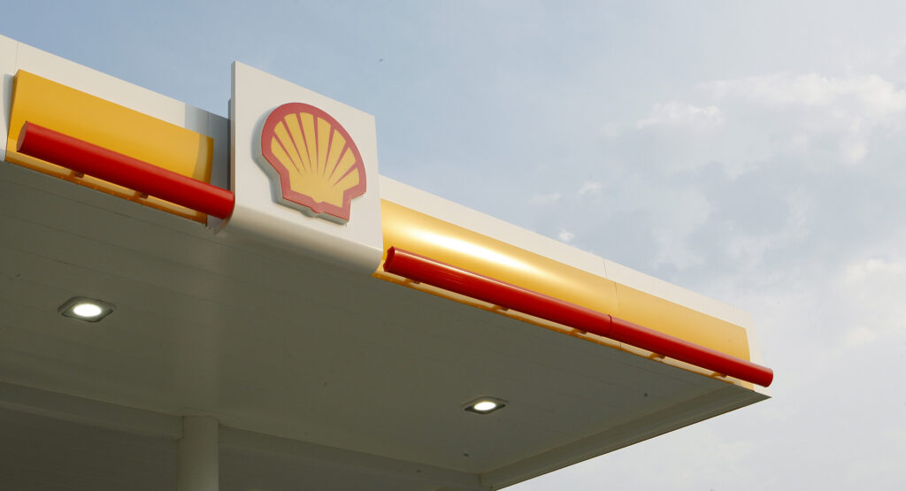  Gas Station Manager Fired For Mistakenly Listing Gas At $0.69 Per Gallon Instead Of $6.99