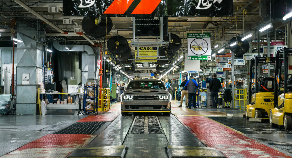  Stellantis To End Canadian COVID-19 Vaccine Mandate From June 25