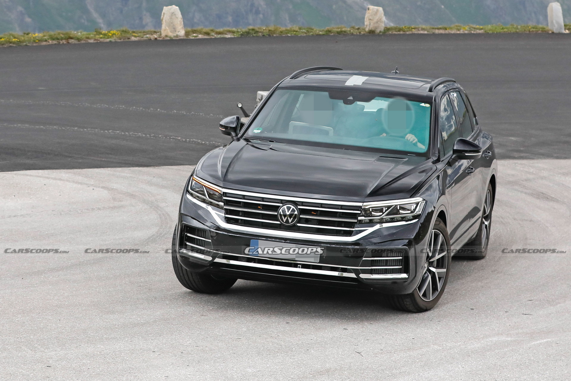VW Touareg Getting Ready For Its Facelift With Updated Tech And Styling Tweaks