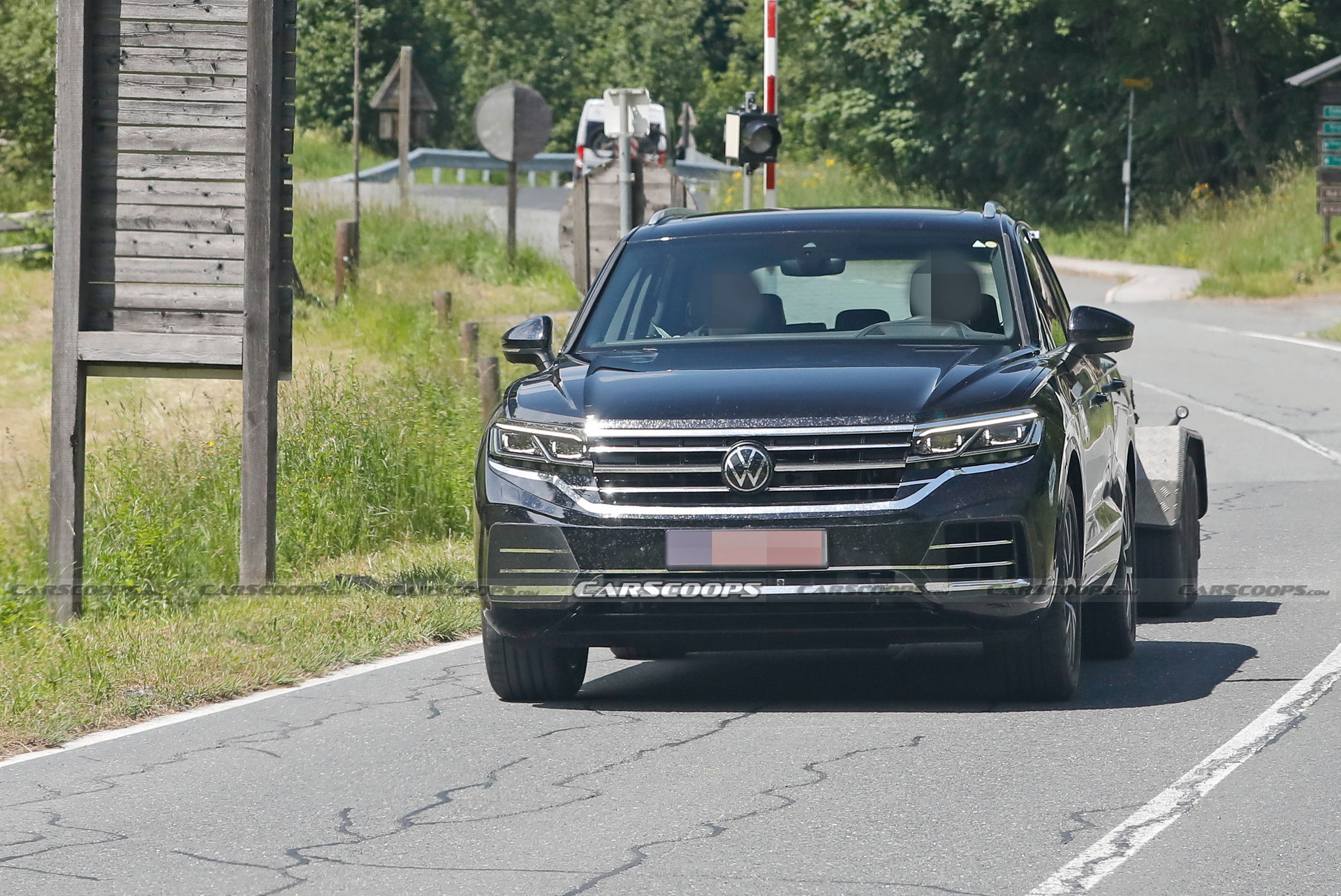 VW Touareg Getting Ready For Its Facelift With Updated Tech And Styling Tweaks