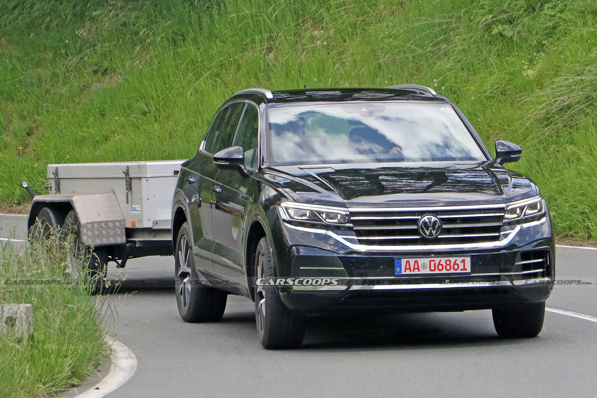 VW Touareg Getting Ready For Its Facelift With Updated Tech And Styling Tweaks